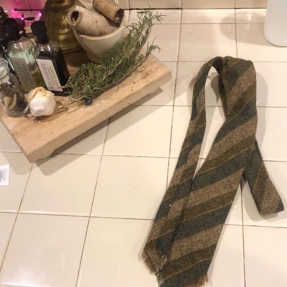 EUC vtg Pringle of Scotland Shetland tie
